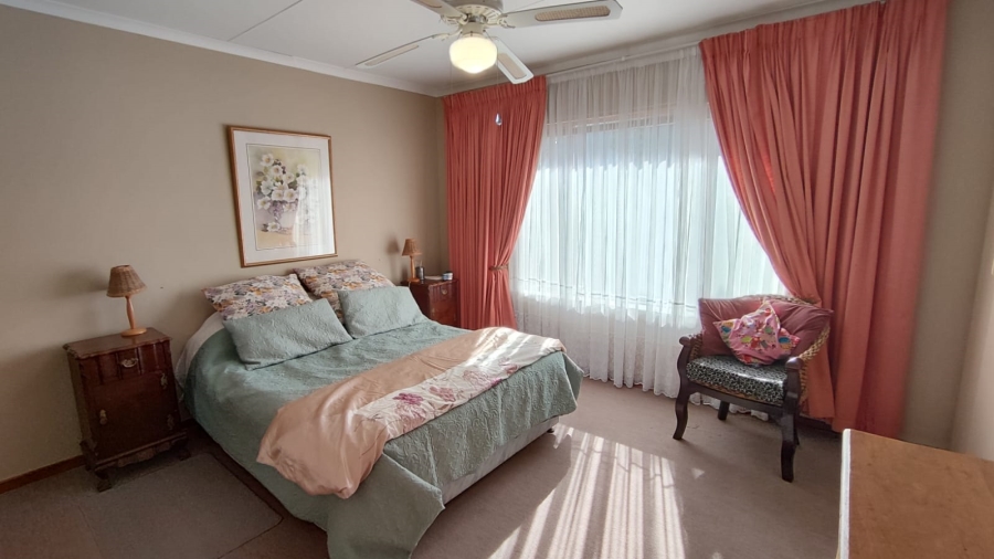 3 Bedroom Property for Sale in Stilbaai Wes Western Cape